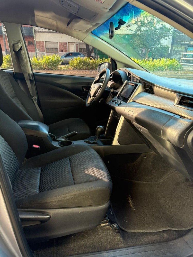 Toyota Innova Sr — foto 10